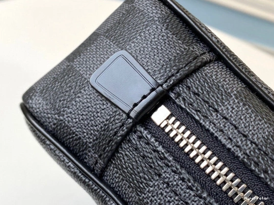 VUITTON POUCH LOUIS TOILETRY GM 0817